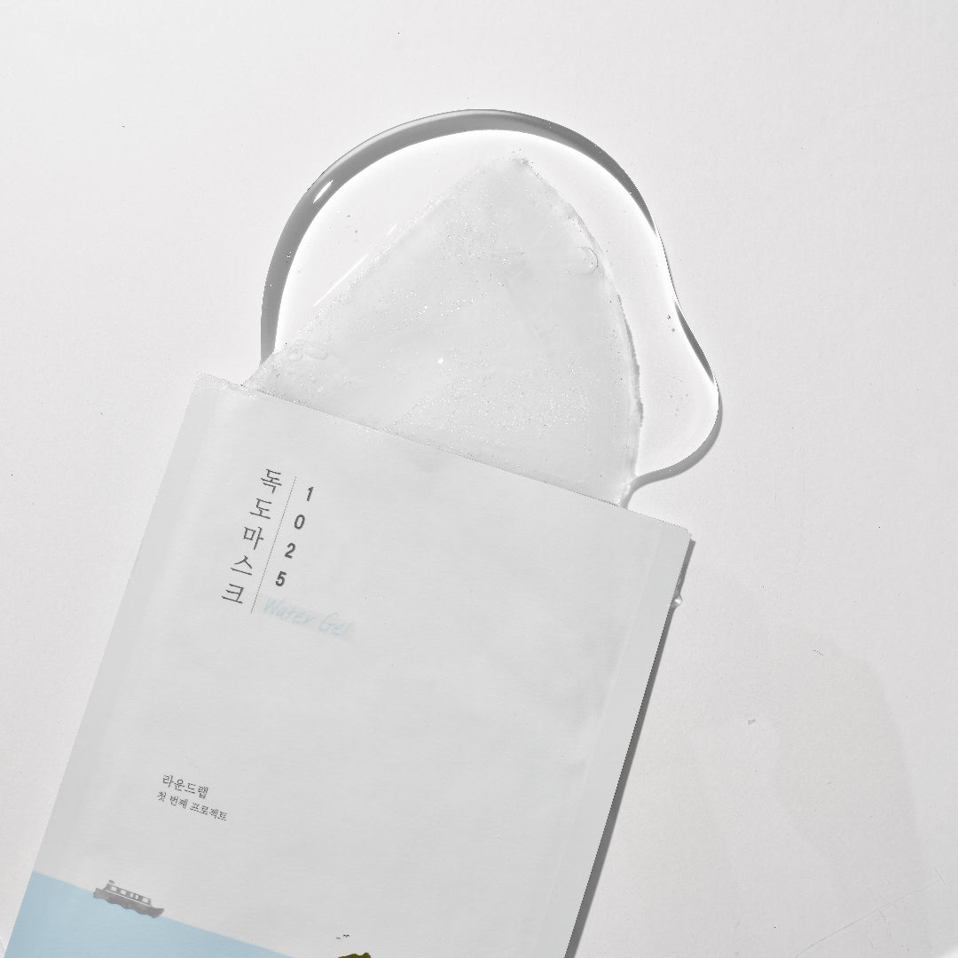 Round Lab 1025 Dokdo water gel mask is infused with high concentrated minerals and ingredients from Ulleungdo Island's deep sea water to balance oil and moisture of the skin for maximum care. it has a rich essence type that is absorbed quickly and holds moisture without stickiness.